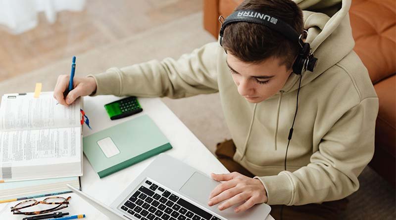 4 Types of Living Arrangements to Consider When Studying Abroad